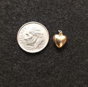 14k Gold | Tiny Heart | Puff Charm | Guc.